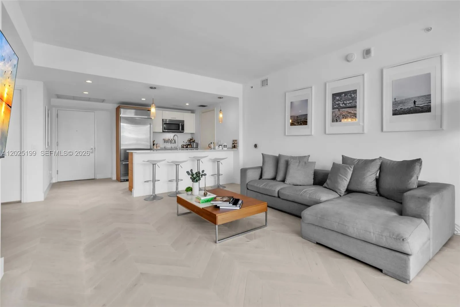 Foto de propiedad en 1300 Brickell Bay Drive 3408, Miami, FL 33131 Miami con MLS#