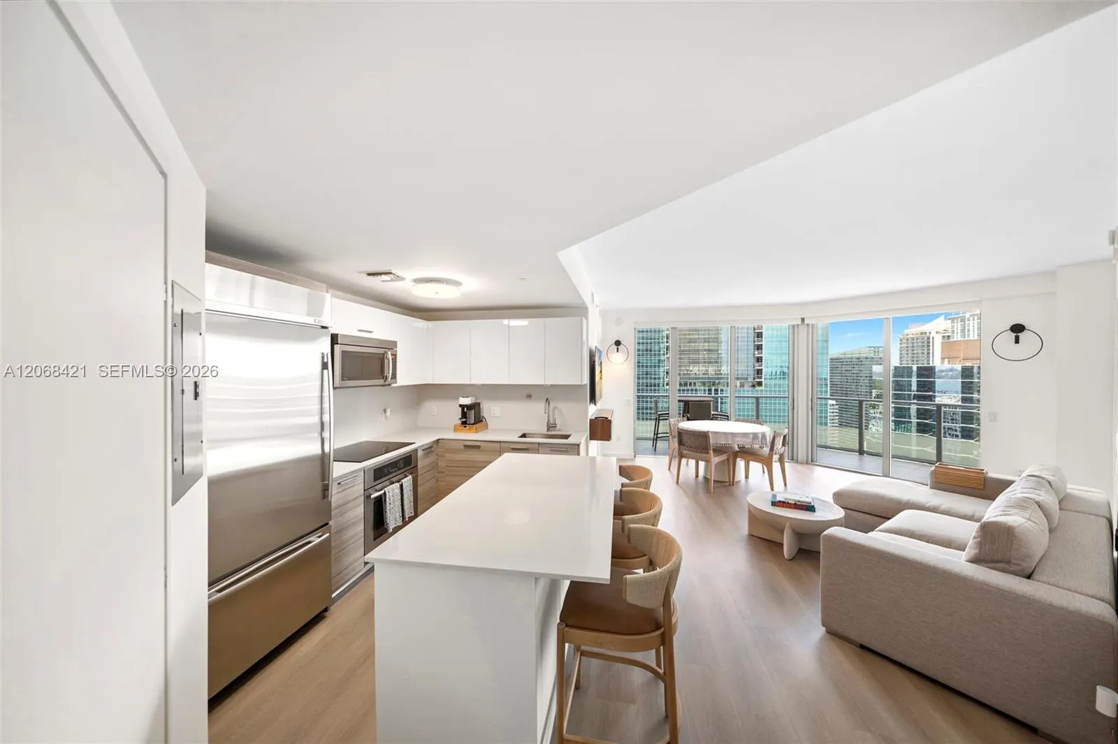 Foto de propiedad en 1300 Brickell Bay Drive 3501, Miami, FL 33131 Miami con MLS#