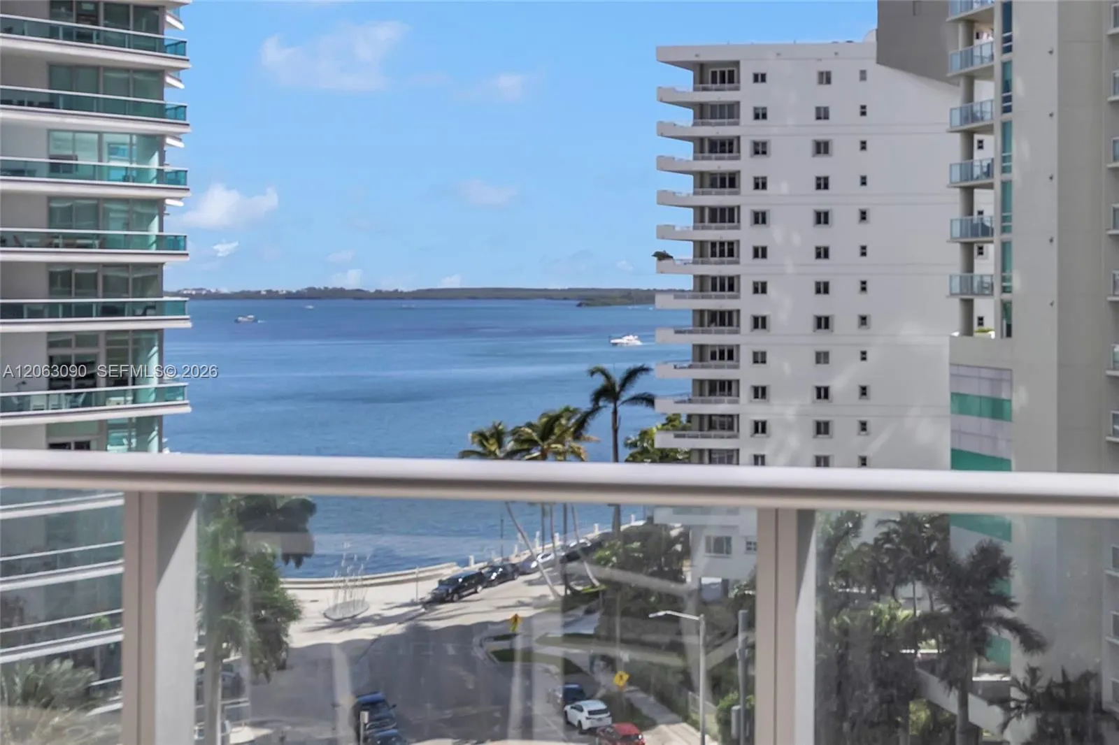 Foto de propiedad en 1300 Brickell Bay Drive 903, Miami, FL 33131 Miami con MLS# 