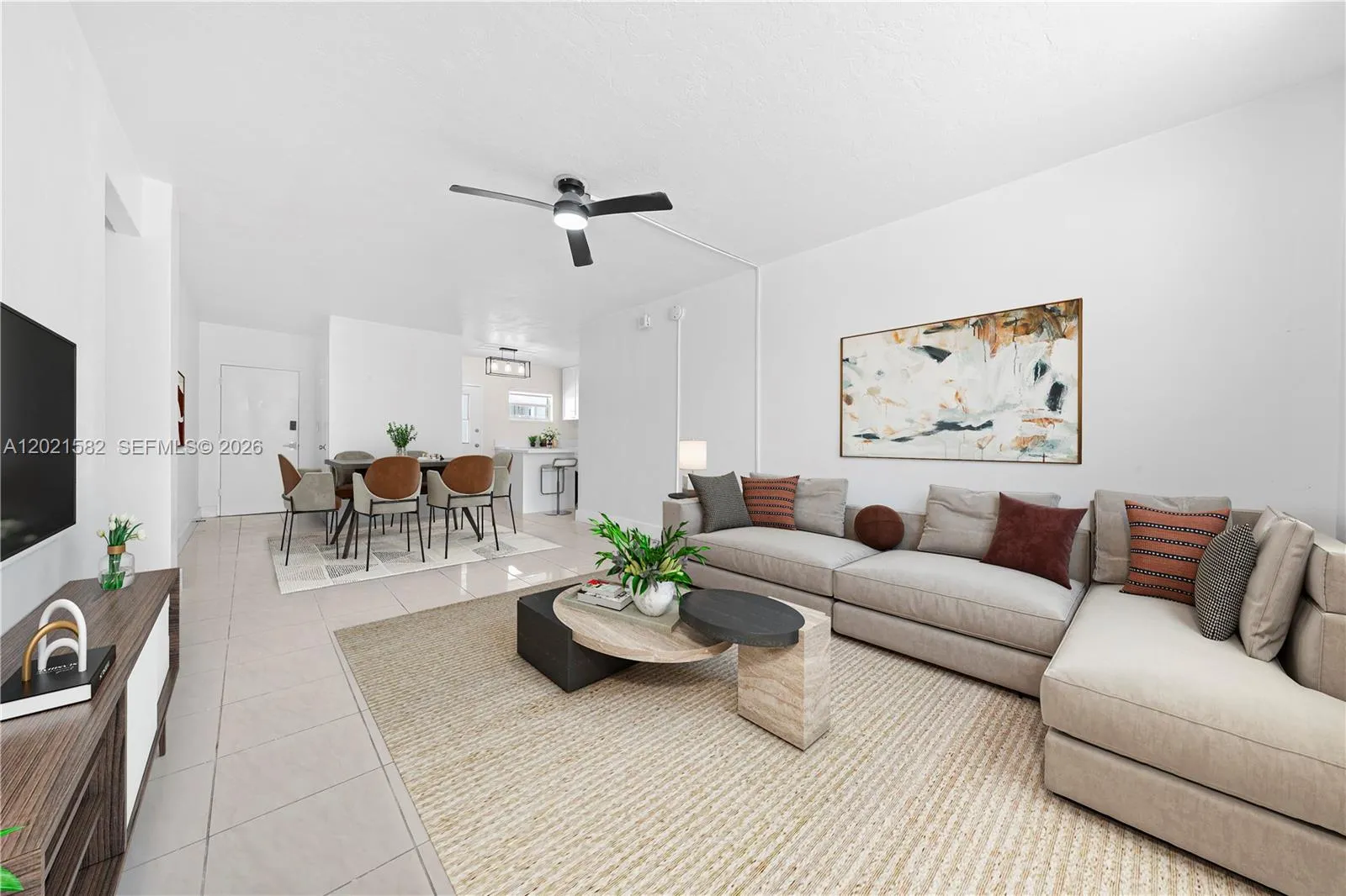 Foto de propiedad en 1300 Lincoln Road D204, Miami Beach, FL 33139 Miami Beach con MLS# 