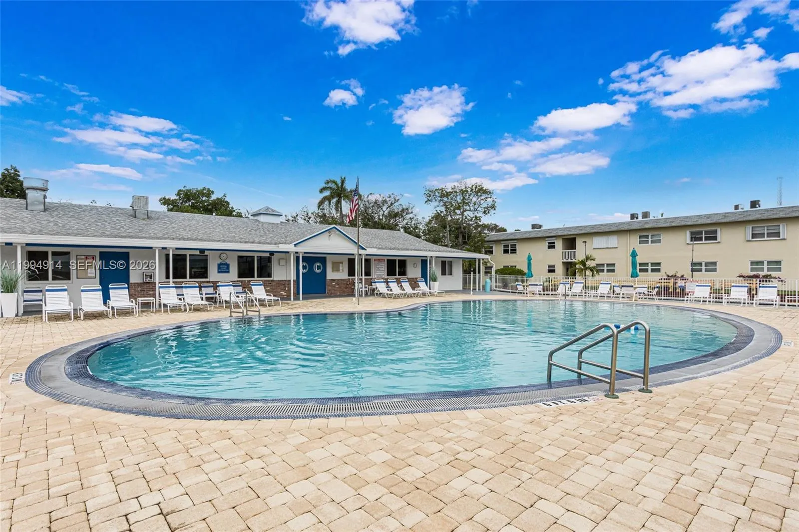 Foto de propiedad en 1300 N 12th Court 6A, Hollywood, FL 33019 Hollywood con MLS# 