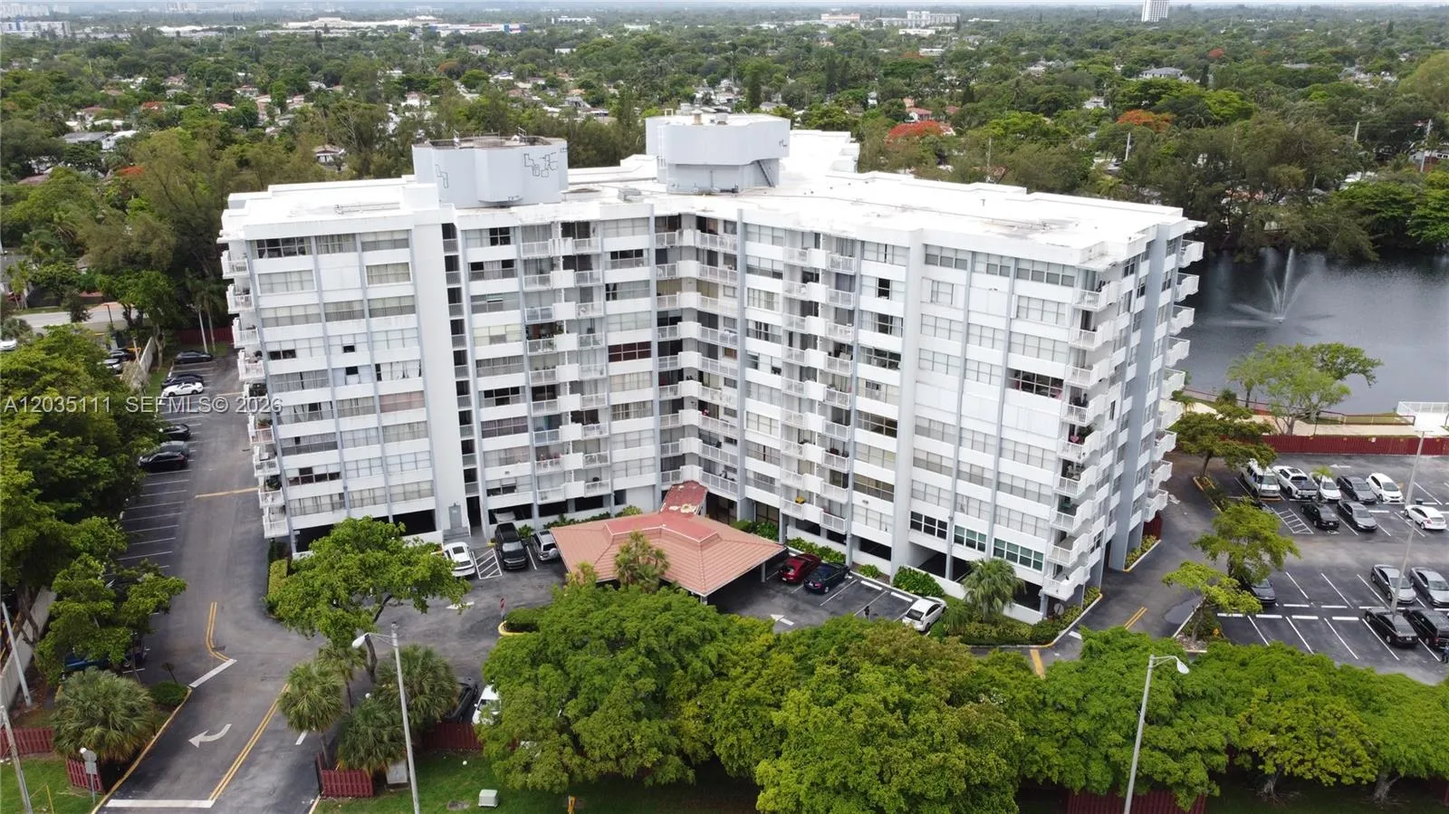 En Venta 1300 NE Miami Gardens Drive 308E, Miami, FL 33179, Miami, FL 33179