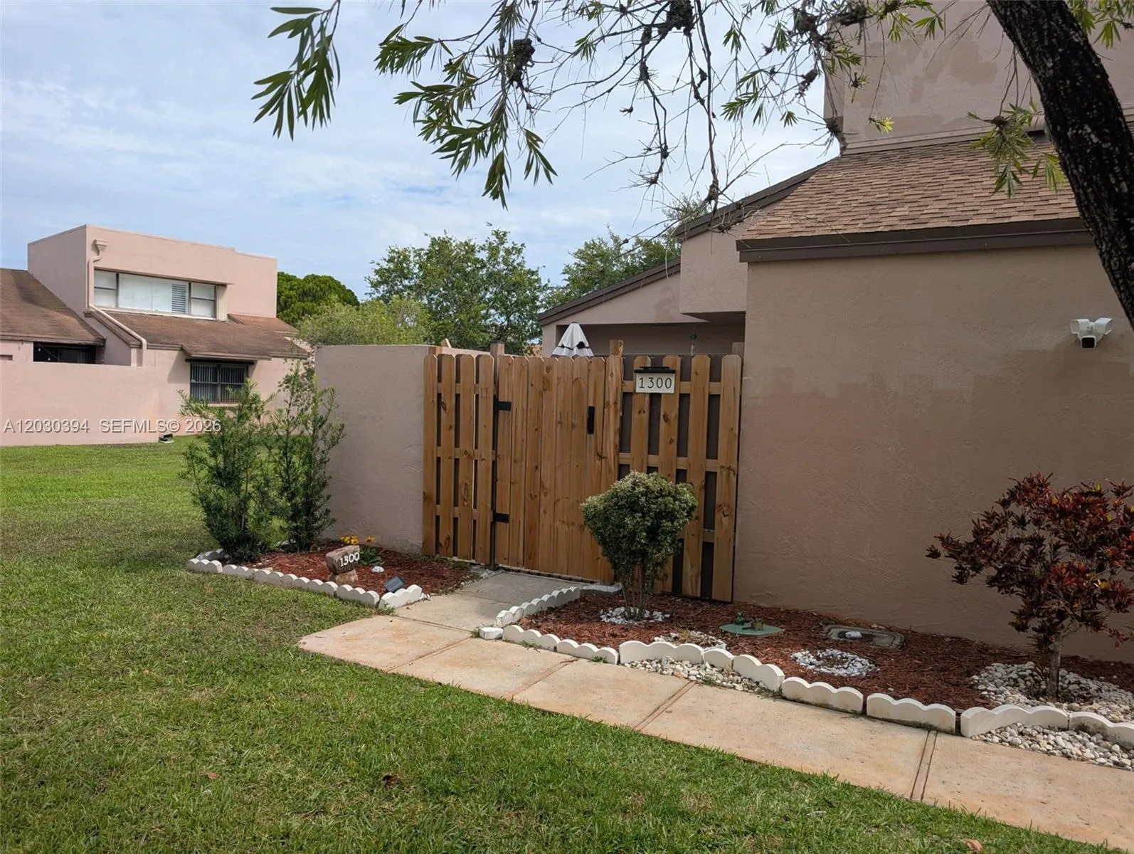 Vendido 1300 NW 122nd Terrace, Pembroke Pines, FL 33026, Pembroke Pines, FL 33026