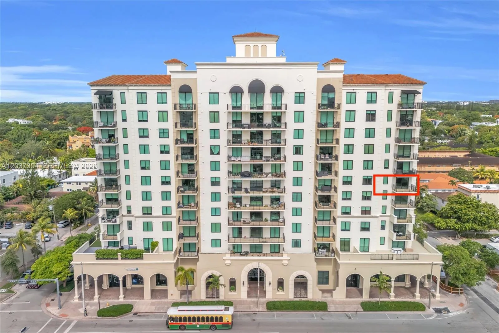 Foto de propiedad en 1300 Ponce De Leon Boulevard 503, Coral Gables, FL 33134 Coral Gables con MLS# 