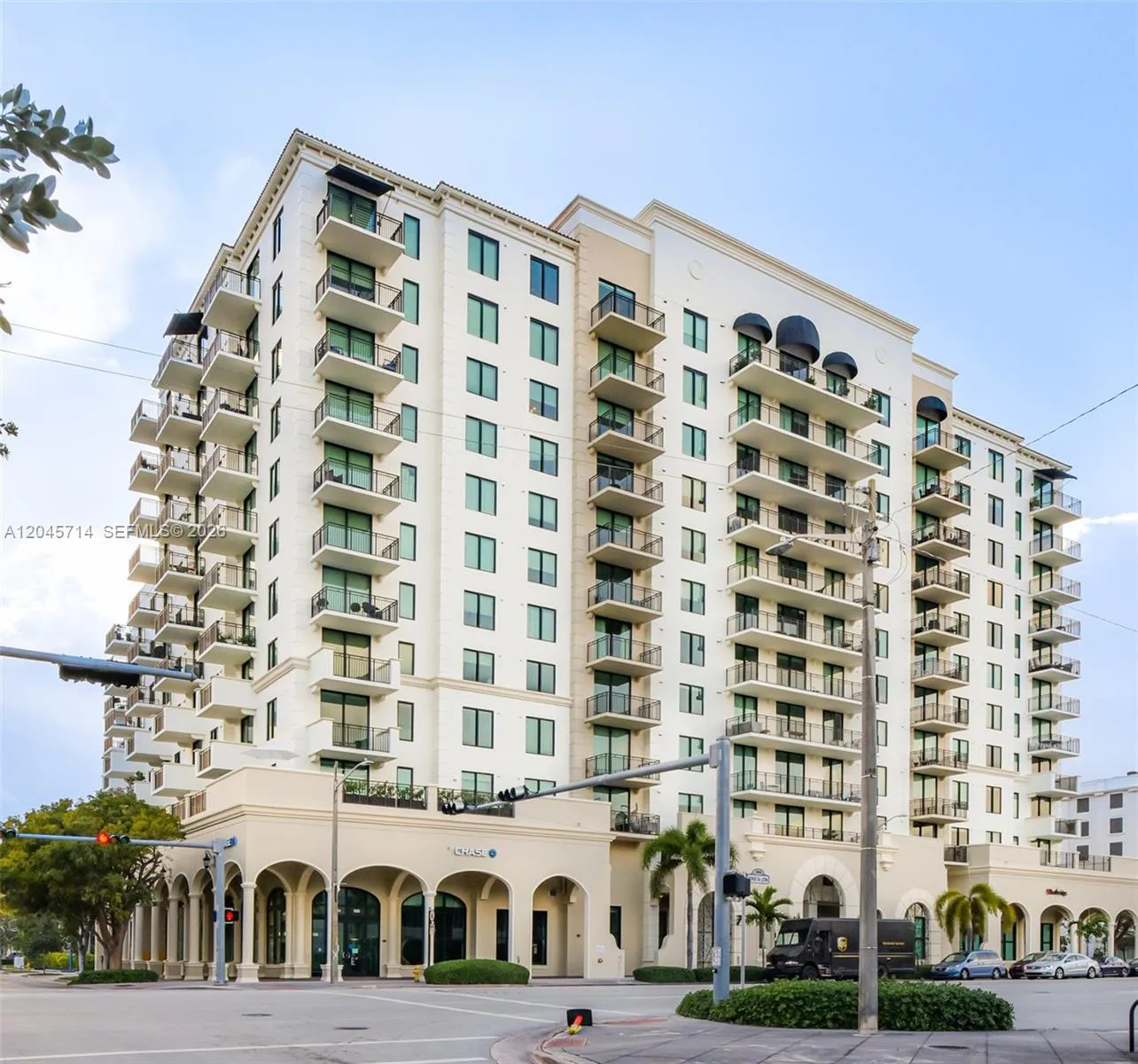 Foto de propiedad en 1300 Ponce De Leon Boulevard 608, Coral Gables, FL 33134 Coral Gables con MLS# 