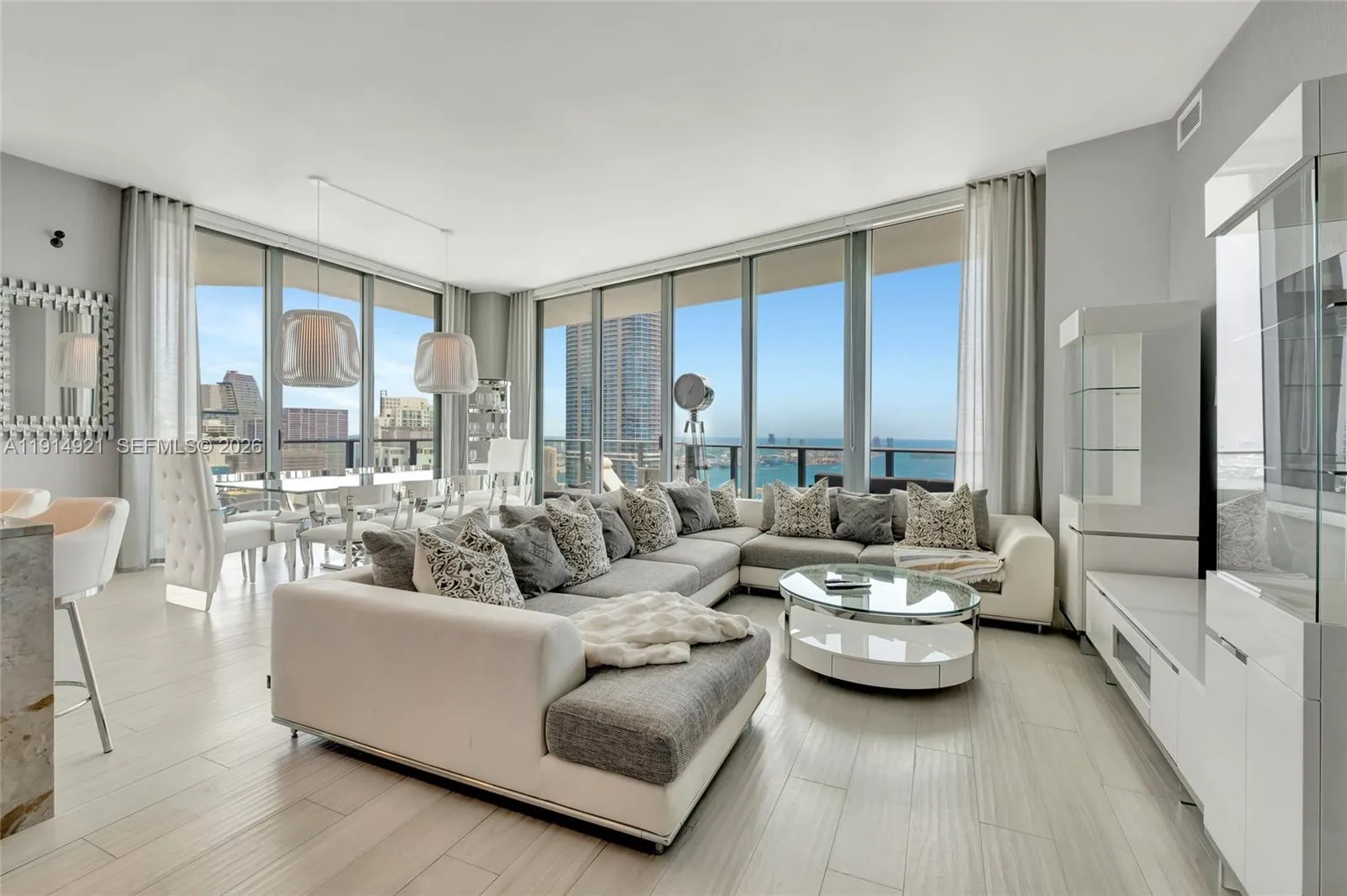 Foto de propiedad en 1300 S Miami Avenue PH5001, Miami, FL 33130 Miami con MLS# 