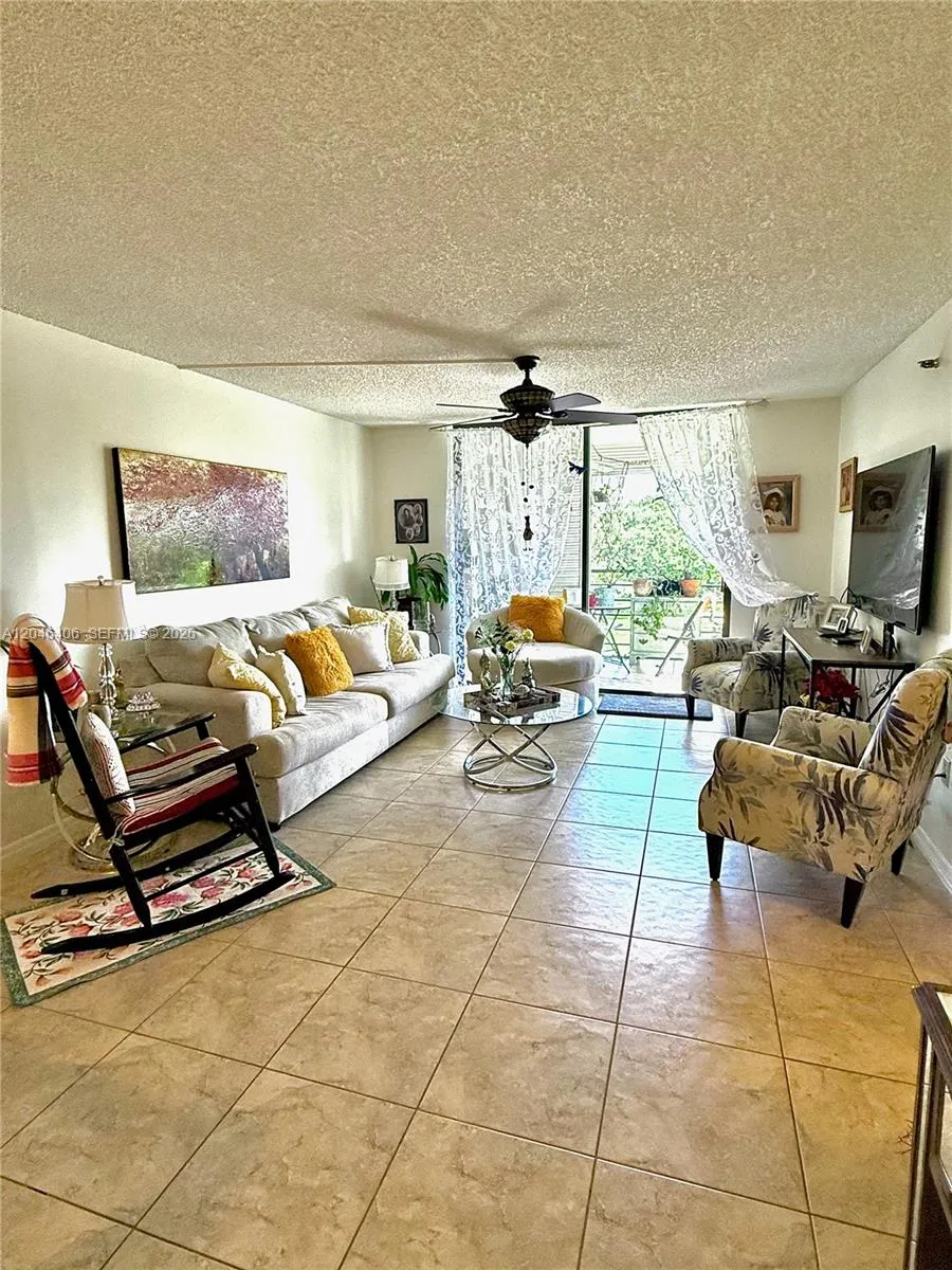 En Renta 1300 Saint Charles Place 402, Pembroke Pines, FL 33026, Pembroke Pines, FL 33026