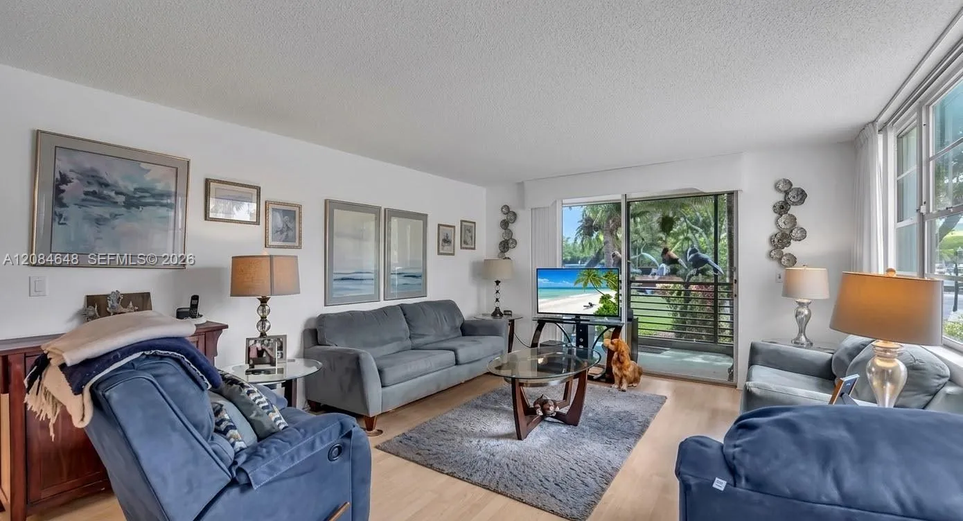 En Venta 1300 Saint Charles Place L11, Pembroke Pines, FL 33026, Pembroke Pines, FL 33026