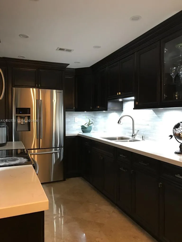 Foto de propiedad en 1300 SW 122nd Avenue 206-2, Miami, FL 33184 Miami con MLS# 