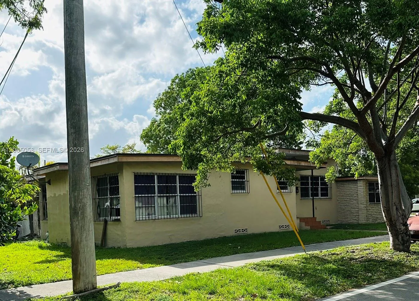 Foto de propiedad en 1300 SW 58th Avenue, West Miami, FL 33144 West Miami con MLS# 