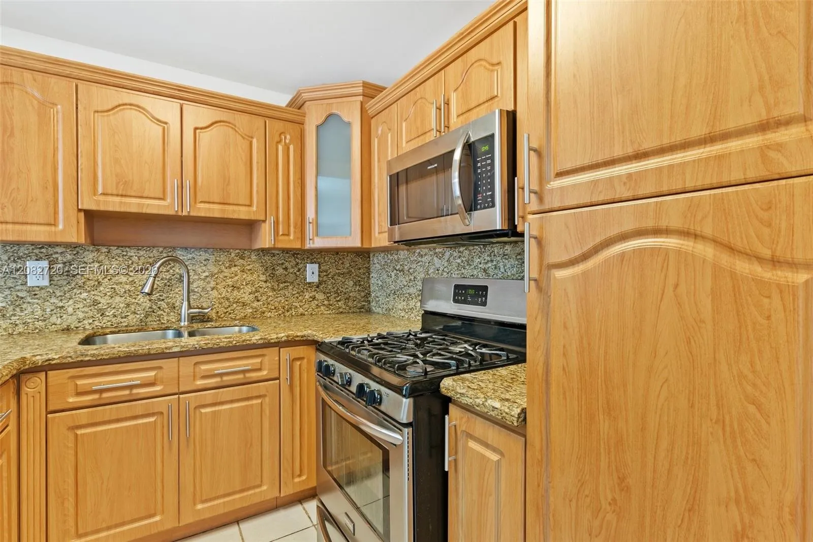 En Renta 1300 W 47th Place 223, Hialeah, FL 33012, Hialeah, FL 33012