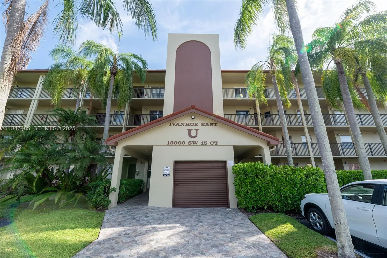 Foto de propiedad en 13000 SW 15th Court 206U, Pembroke Pines, FL 33027 Pembroke Pines con MLS# 