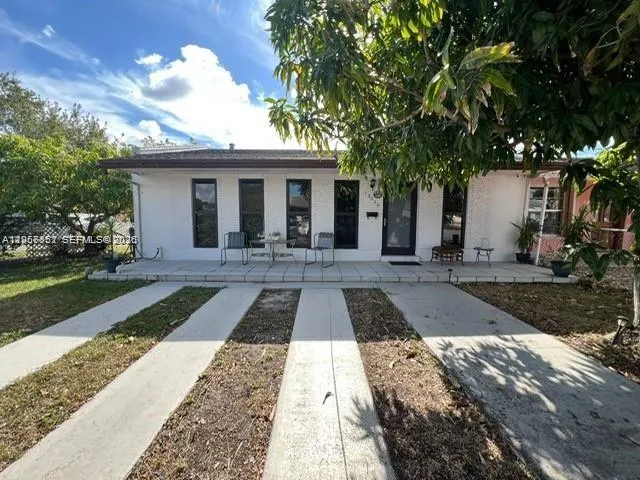 Foto de propiedad en 13002 SW 48th Street, Miami, FL 33175 Miami con MLS# 
