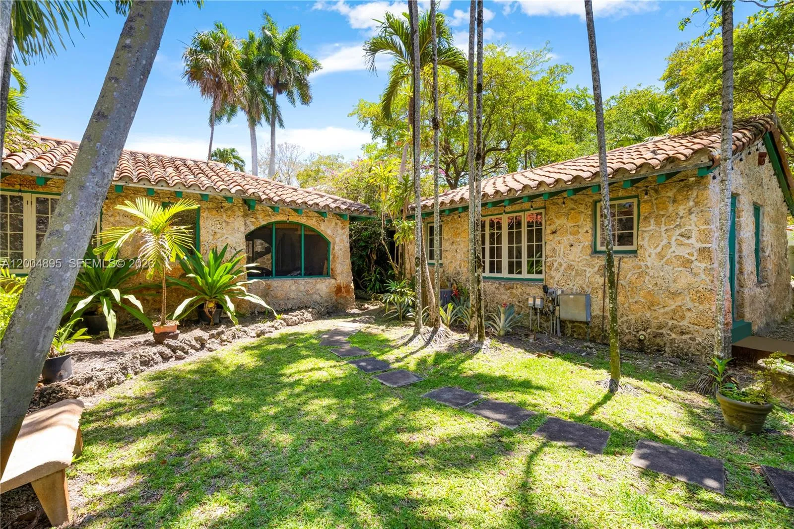 Foto de propiedad en 1301 Milan Avenue, Coral Gables, FL 33134 Coral Gables con MLS# 