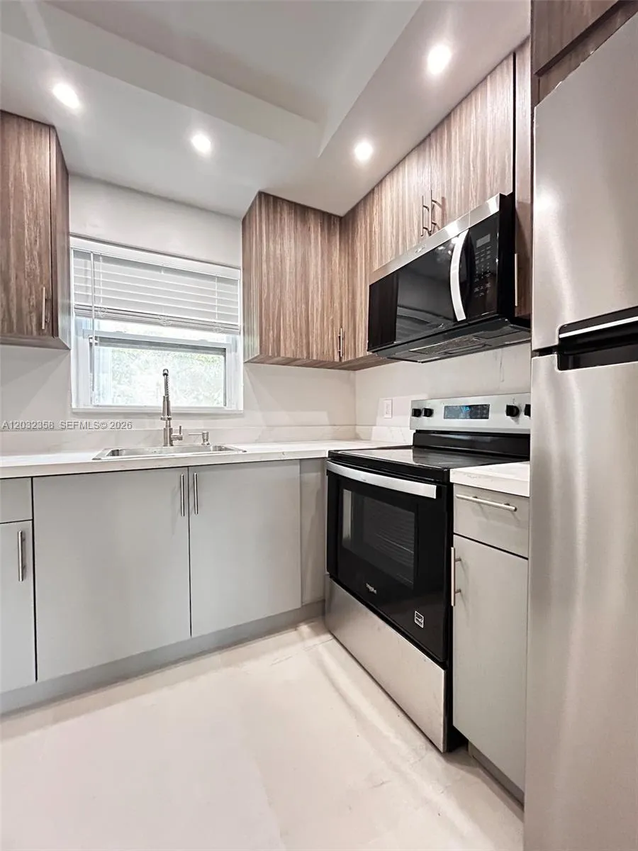 Foto de propiedad en 1301 N 12th Court 10A, Hollywood, FL 33019 Hollywood con MLS# 