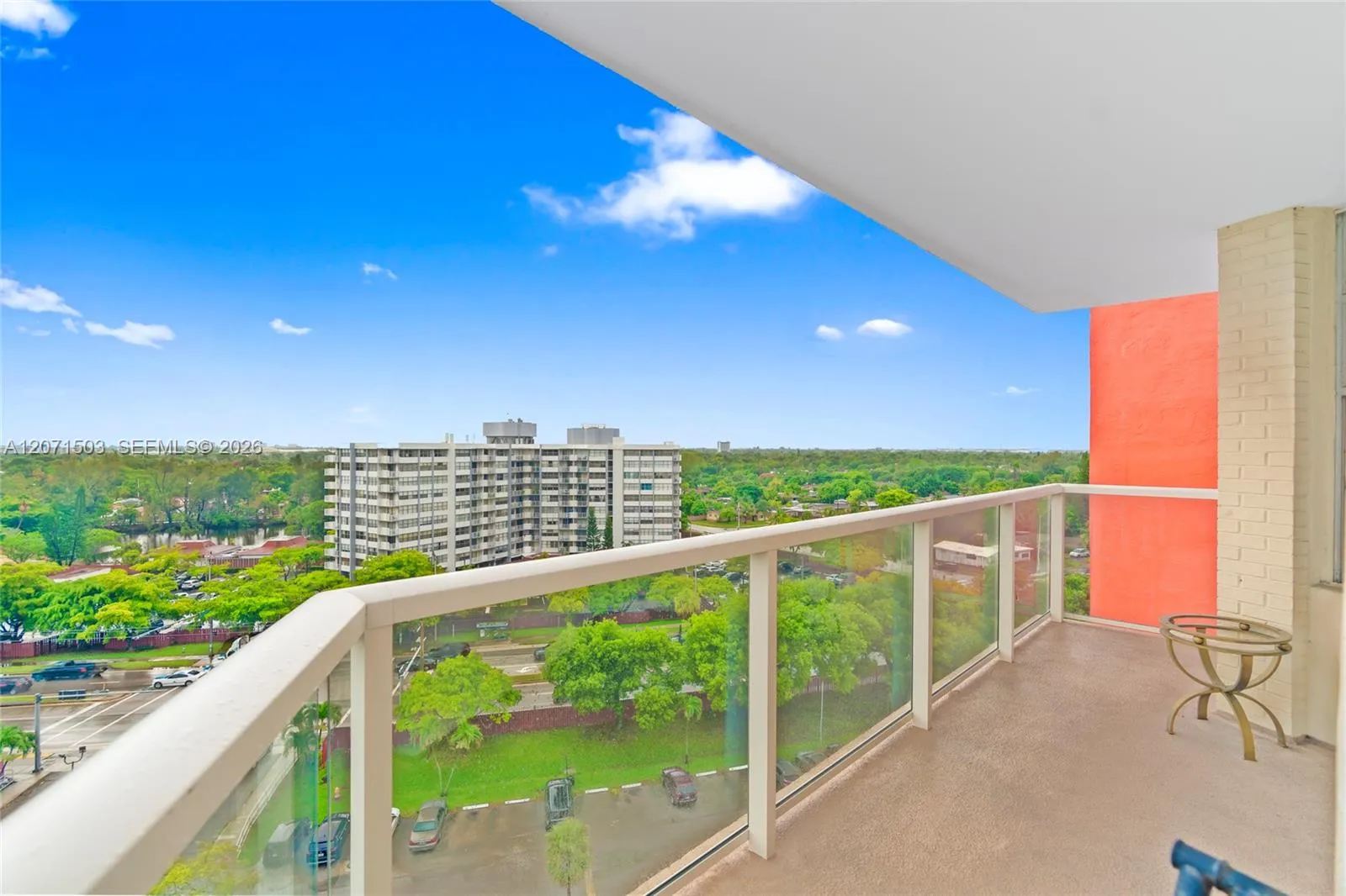 Foto de propiedad en 1301 NE Miami Gardens Drive 1025W, Miami, FL 33179 Miami con MLS# 