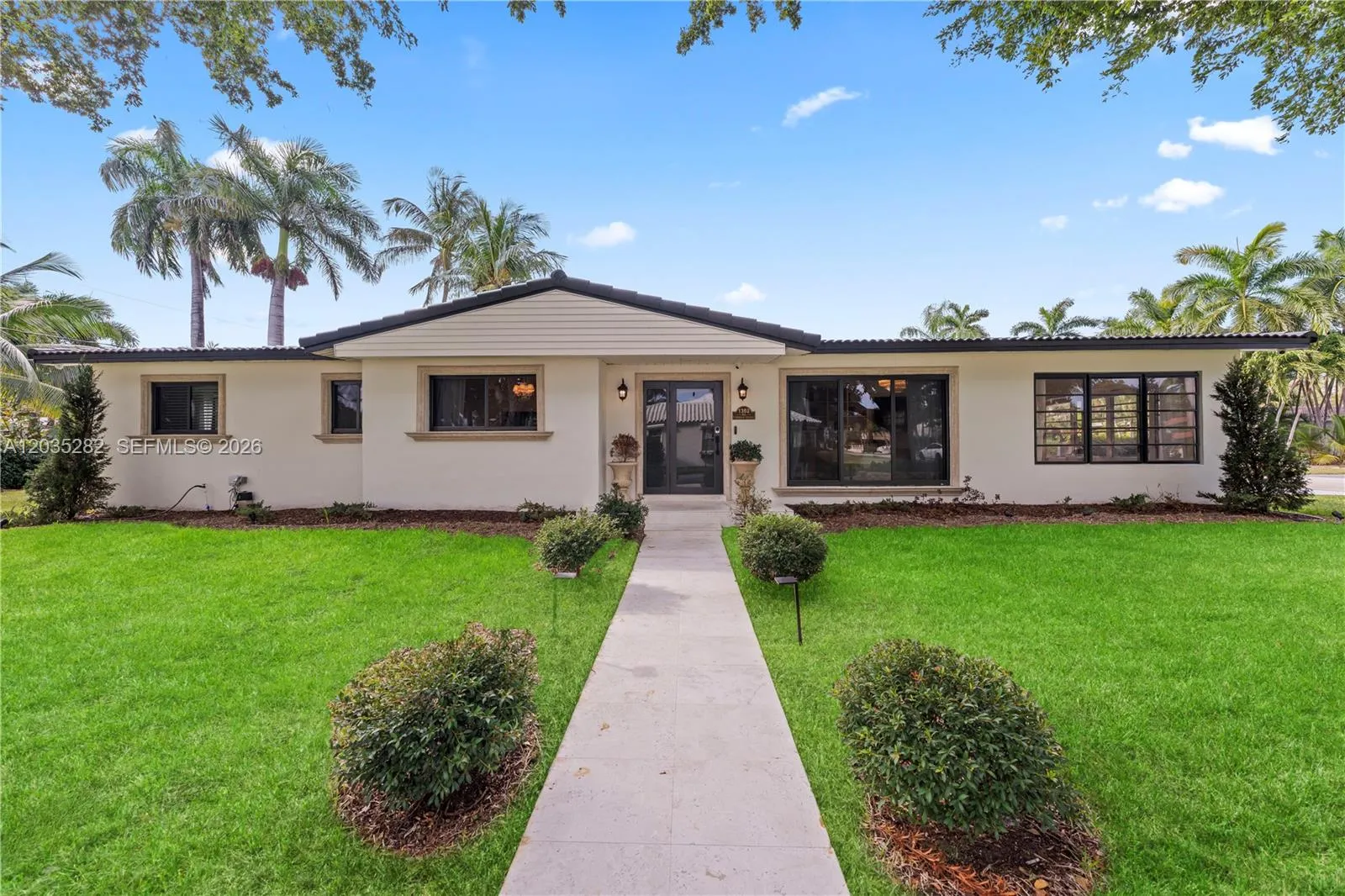 Foto de propiedad en 1302 Fillmore Street, Hollywood, FL 33019 Hollywood con MLS# 