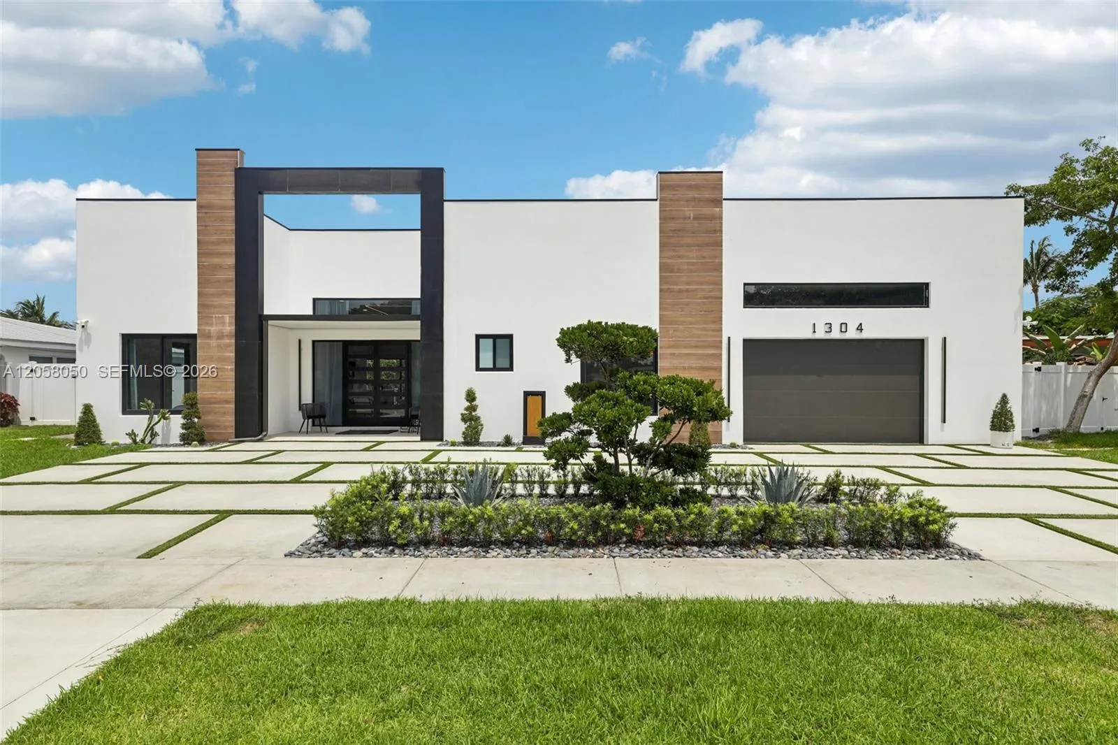 Foto de propiedad en 1304 SE 10th Terrace, Deerfield Beach, FL 33441 Deerfield Beach con MLS# 