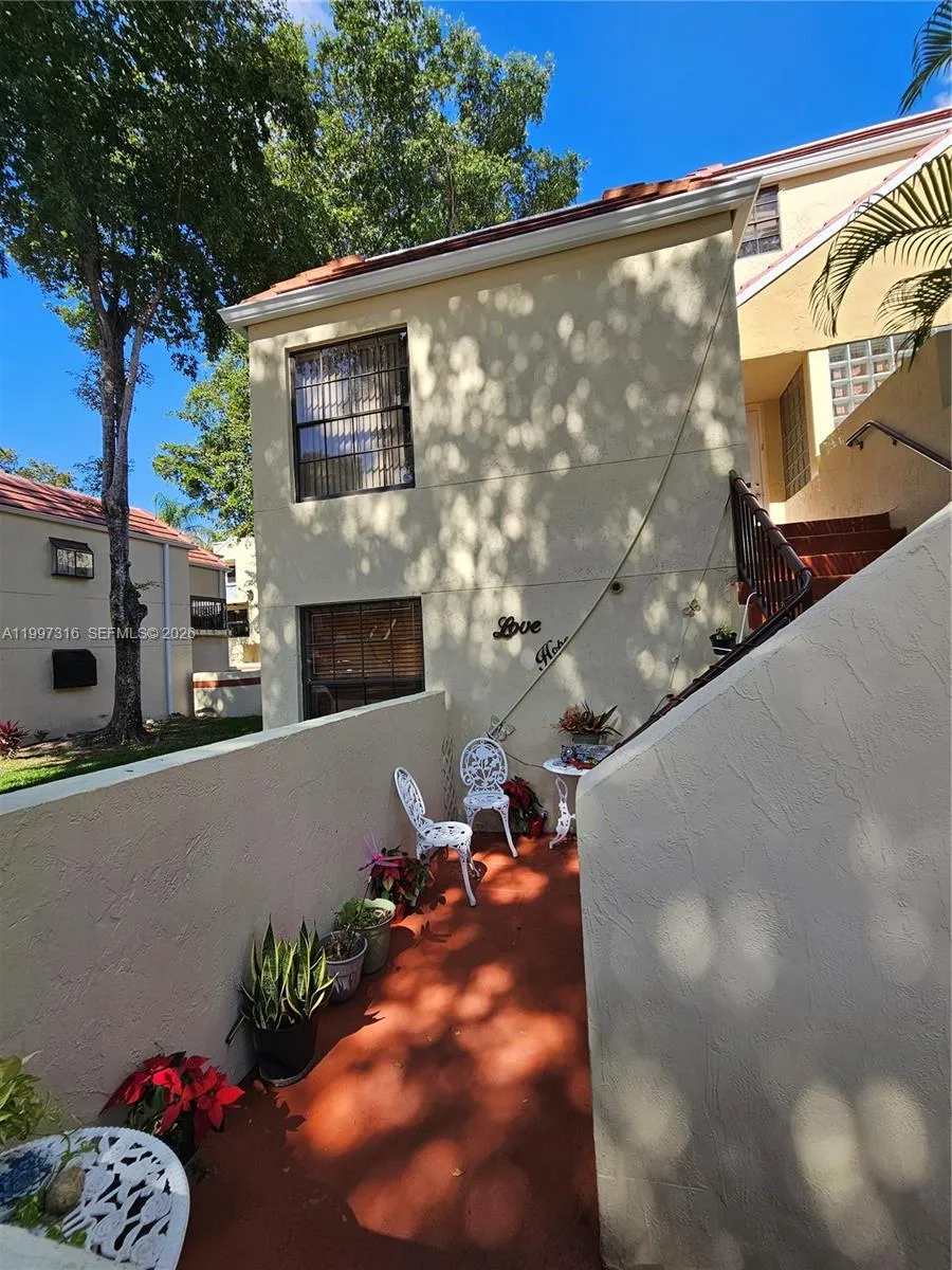 Foto de propiedad en 13063 SW 88th Terrace S 201-B, Miami, FL 33186 Miami con MLS# 