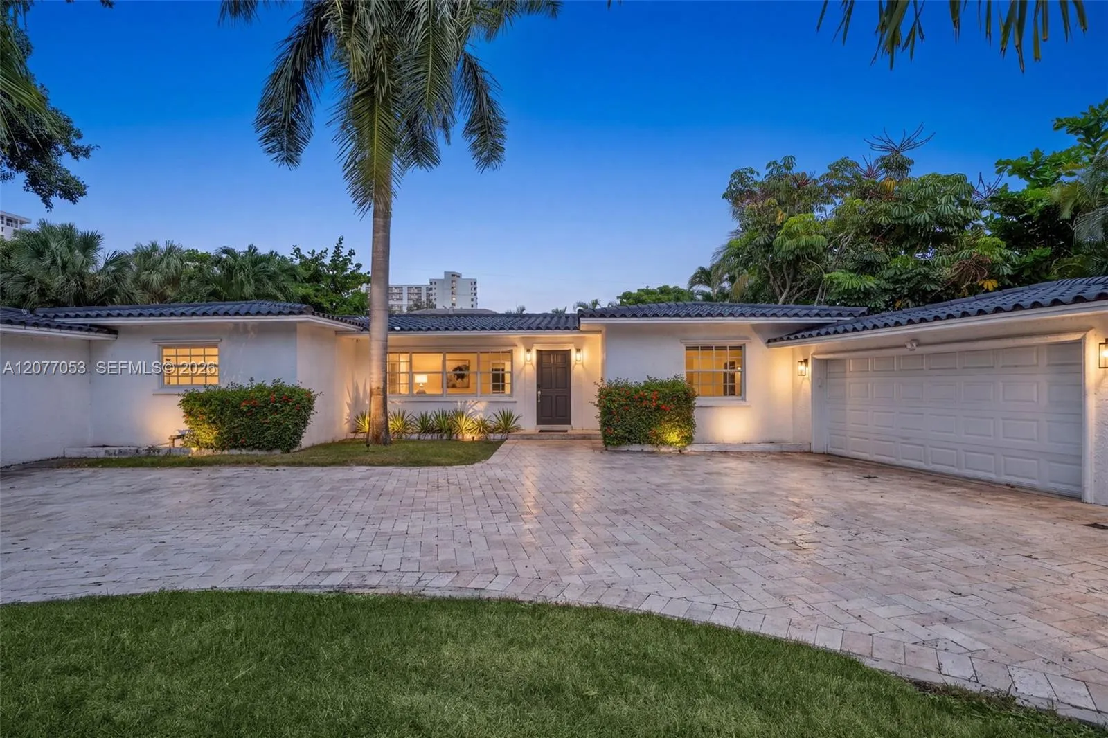 Foto de propiedad en 1308 Seabreeze Boulevard, Fort Lauderdale, FL 33316 Fort Lauderdale con MLS# 