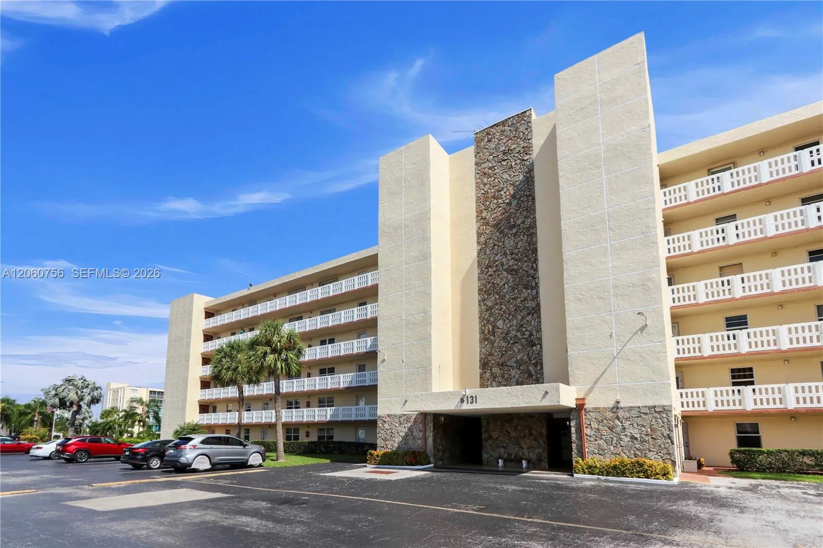 Foto de propiedad en 131 SE 3rd Avenue 101, Dania Beach, FL 33004 Dania Beach con MLS# 
