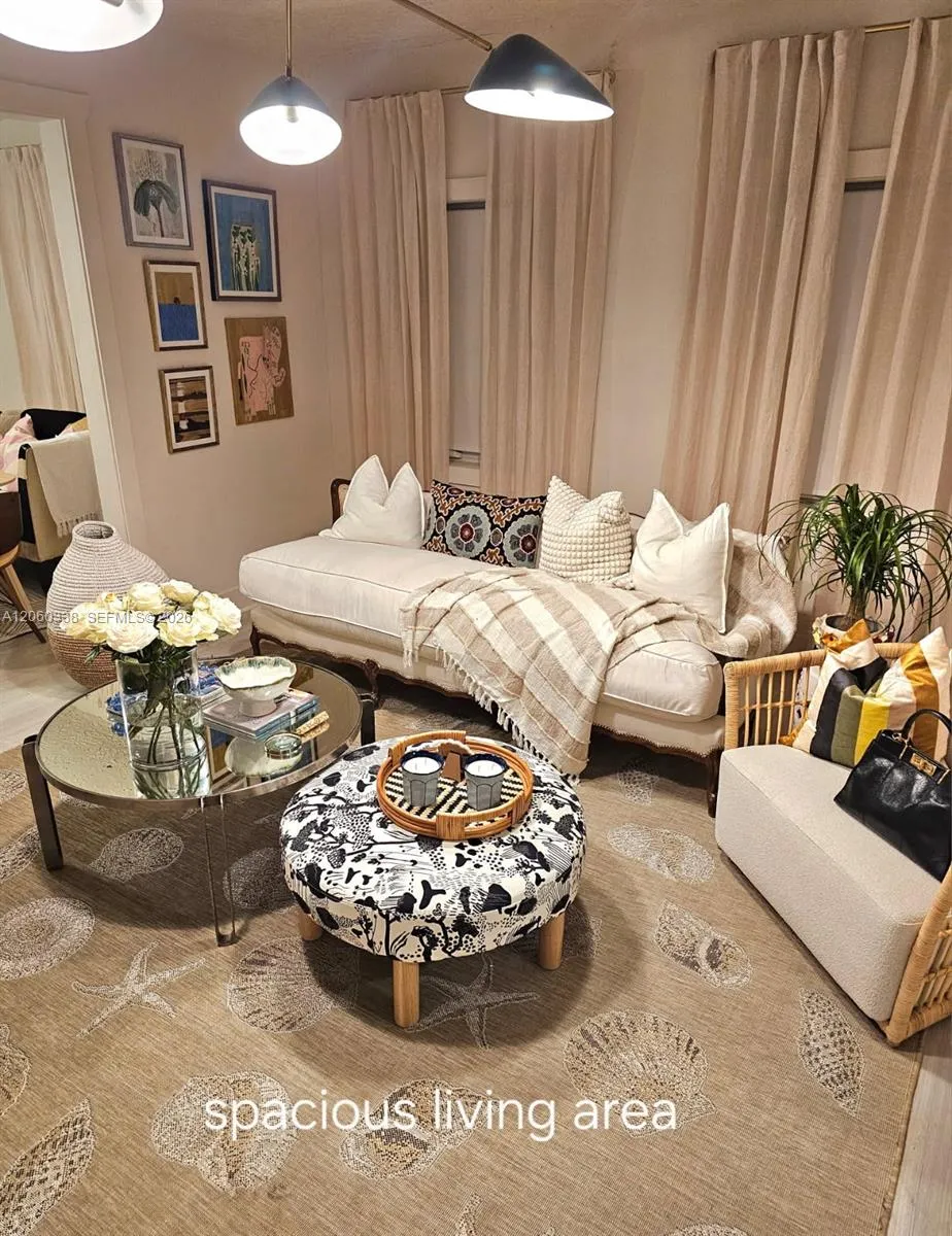 Foto de propiedad en 131 Zamora Avenue 2, Coral Gables, FL 33134 Coral Gables con MLS# 