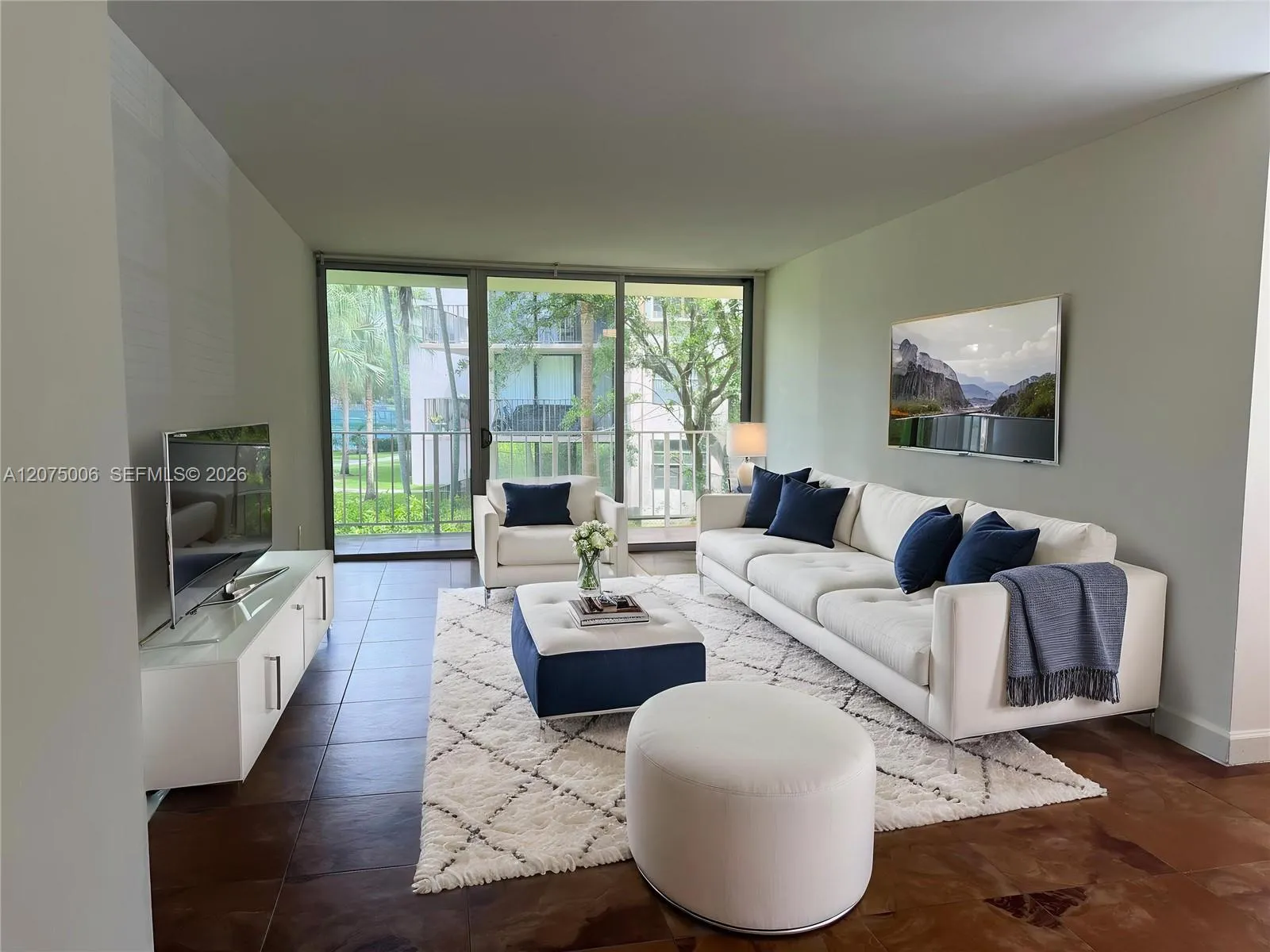 Foto de propiedad en 13100 SW 92nd Avenue A-212, Miami, FL 33176 Miami con MLS# 