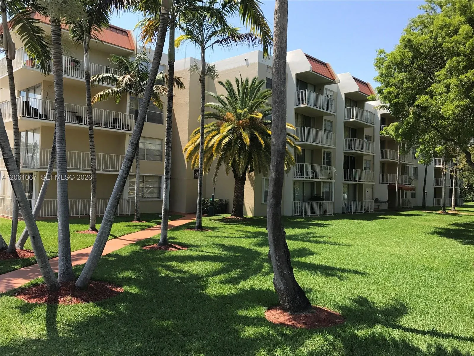 Foto de propiedad en 13100 SW 92nd Avenue A-316, Miami, FL 33176 Miami con MLS# 