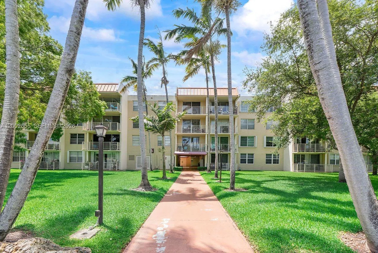 Foto de propiedad en 13100 SW 92nd Avenue A-PH11, Miami, FL 33176 Miami con MLS# 