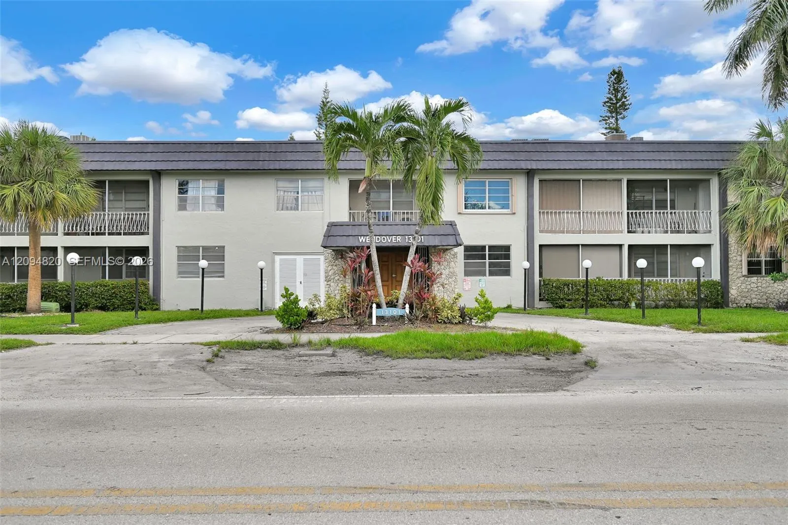 En Venta 13101 Memorial Highway 104, North Miami, FL 33161, North Miami, FL 33161