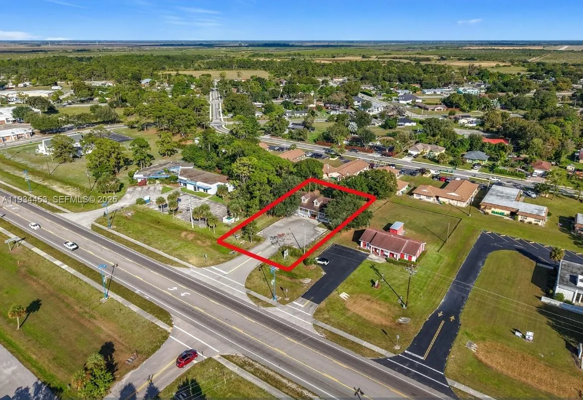 Foto de propiedad en 1312 N 15th Street, FL 34142  con MLS# 
