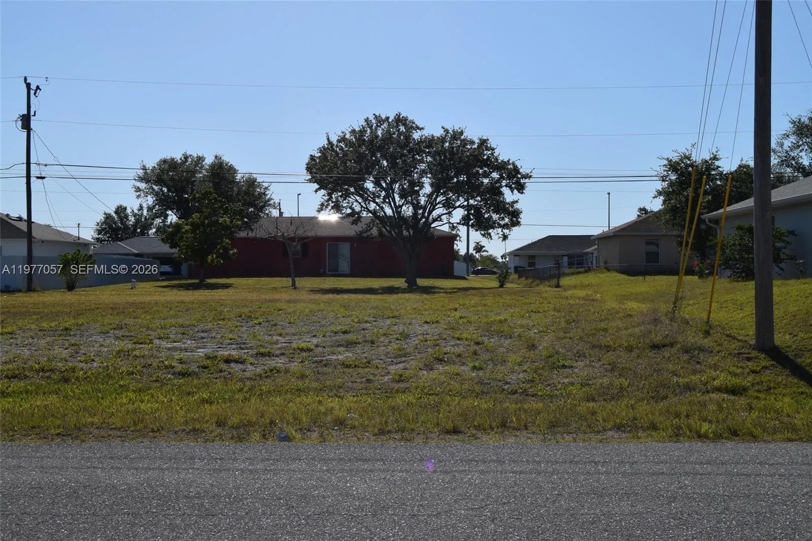 Foto de propiedad en 1312 NE 17th Avenue, Cape Coral, FL 33909 Cape Coral con MLS# 