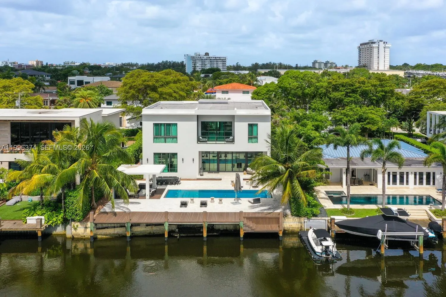 En Venta 13145 Coronado Lane, North Miami, FL 33181, North Miami, FL 33181