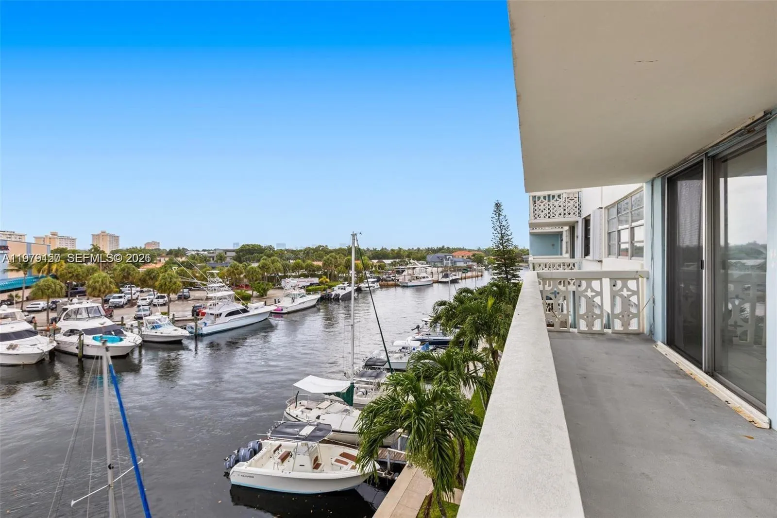 Vendido 13155 Ixora Court 406, North Miami, FL 33181, North Miami, FL 33181