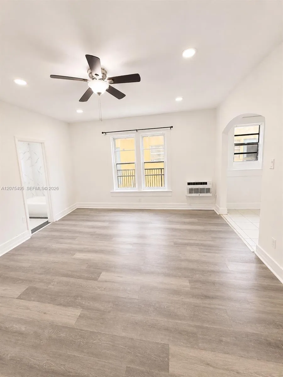 Foto de propiedad en 1319 Meridian Avenue 205, Miami Beach, FL 33139 Miami Beach con MLS# 