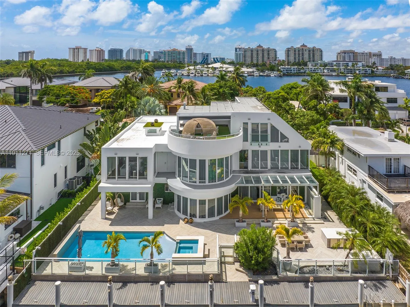 Foto de propiedad en 1319 Seminole Drive, Fort Lauderdale, FL 33304 Fort Lauderdale con MLS# 