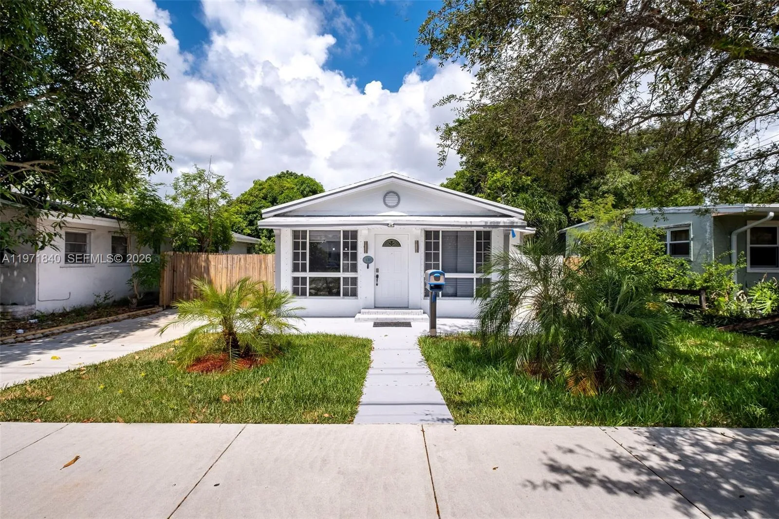 Foto de propiedad en 132 SW 2nd Avenue, Hallandale Beach, FL 33009 Hallandale Beach con MLS# 