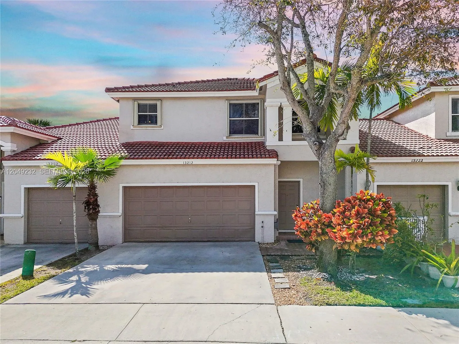 Foto de propiedad en 13212 NW 8th Street 13212, Pembroke Pines, FL 33028 Pembroke Pines con MLS# 