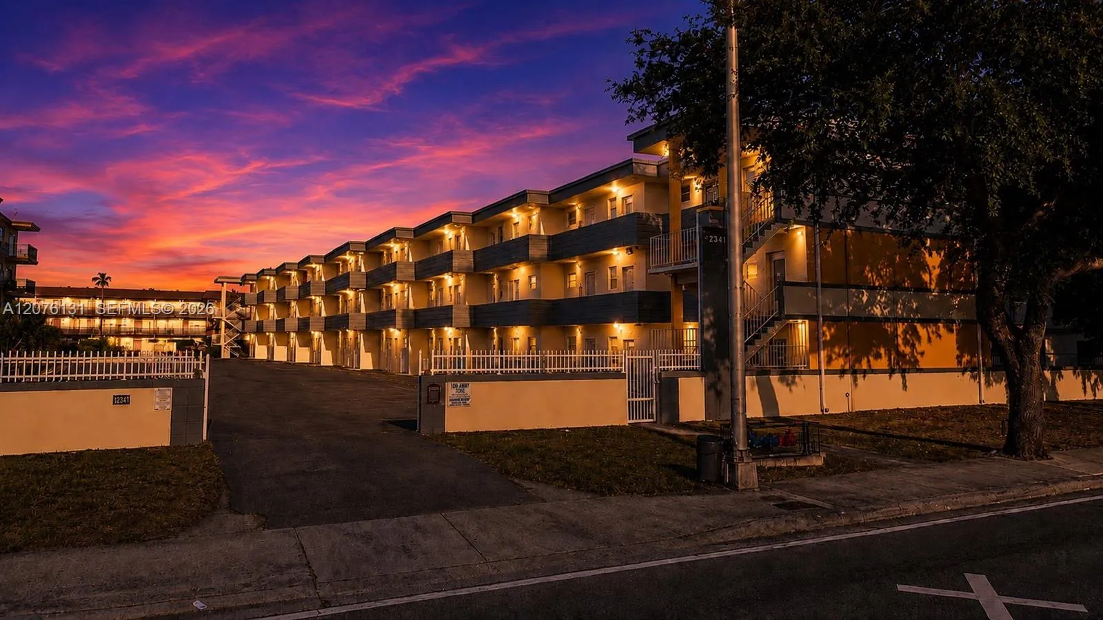 Foto de propiedad en 13215 NE 6th Avenue 106, North Miami, FL 33161 North Miami con MLS# 