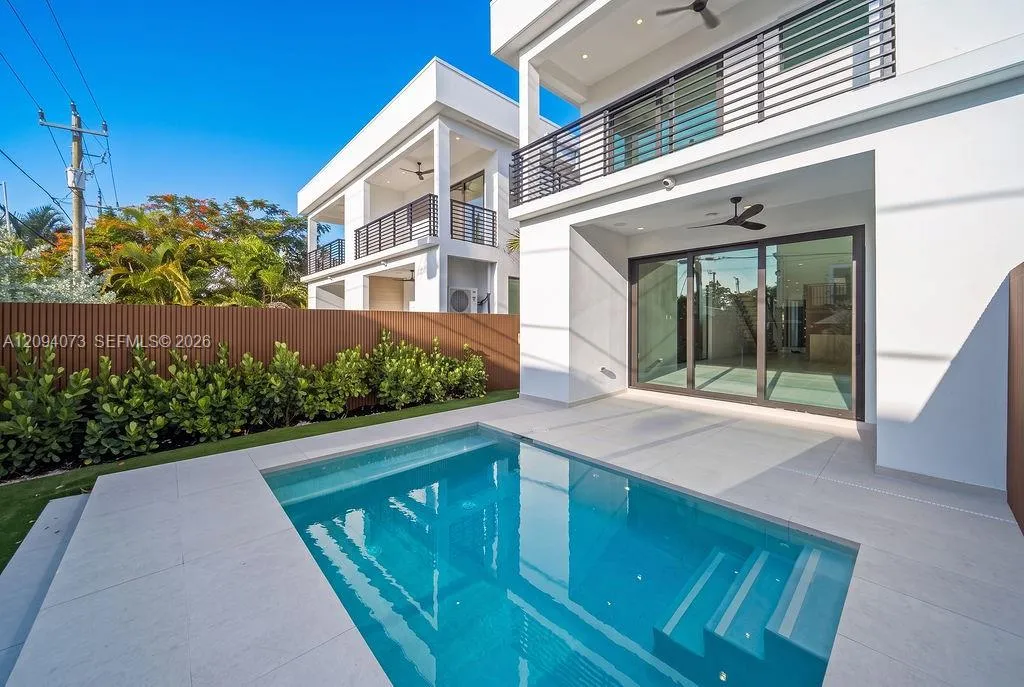 En Venta 1322 NE 16th Terrace, Fort Lauderdale, FL 33304, Fort Lauderdale, FL 33304