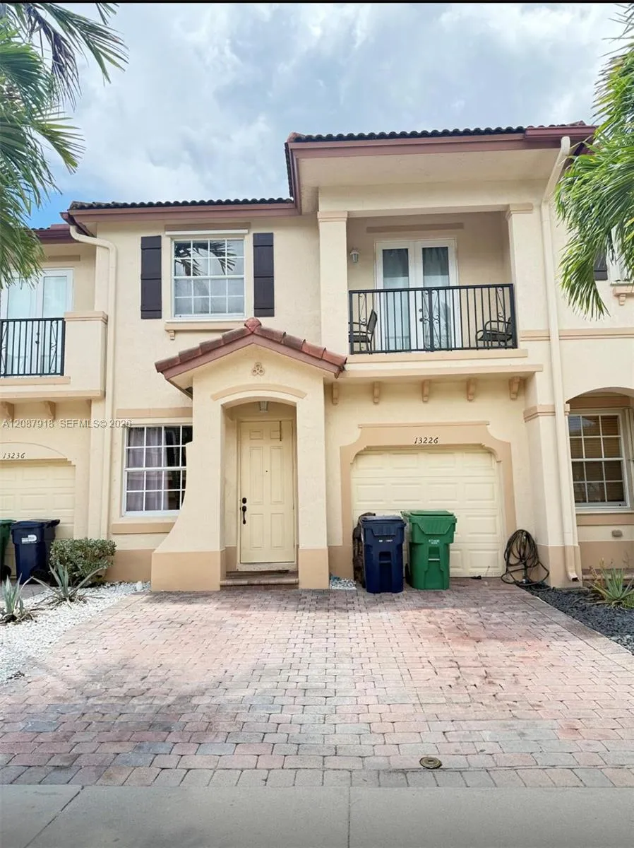 En Venta 13226 SW 128th Passage, Miami, FL 33186, Miami, FL 33186