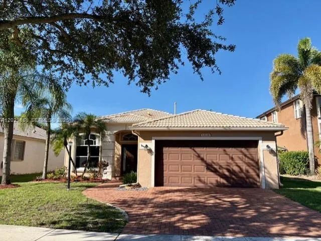 Alquilada 13231 NW 12th Street, Pembroke Pines, FL 33028, Pembroke Pines, FL 33028