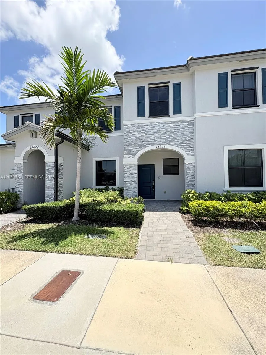 Foto de propiedad en 13232 SW 287 Terrace ., Homestead, FL 33033 Homestead con MLS# 