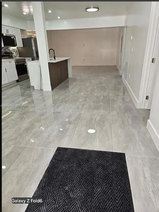 Modern Open-Concept Great Room — Perfect for Entertaining!