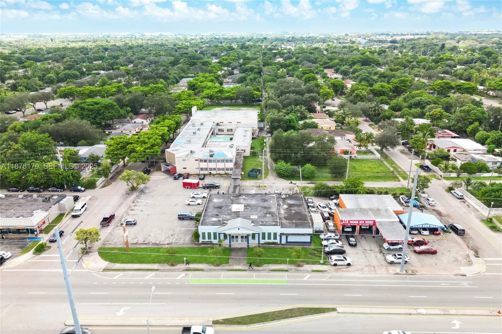 Foto de propiedad en 13242 NW 7th Avenue, North Miami, FL 33168 North Miami con MLS# 