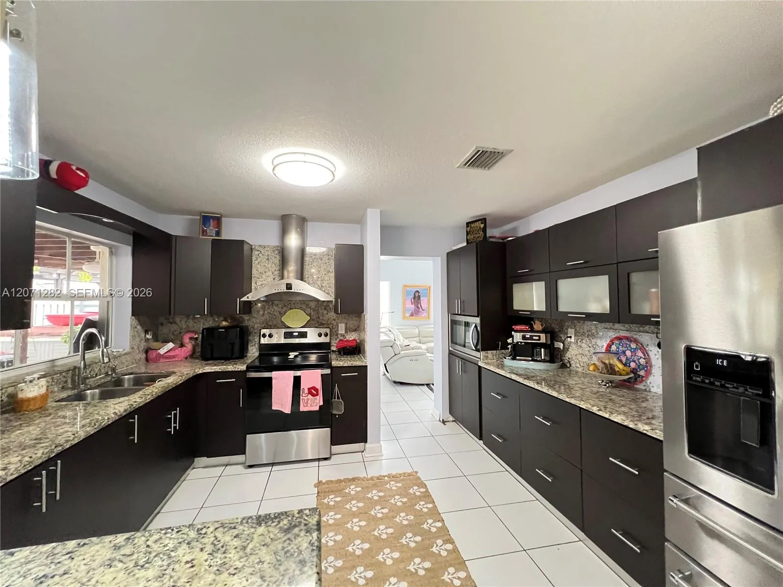 En Venta 13249 NW 9 Lane, Miami, FL 33182, Miami, FL 33182