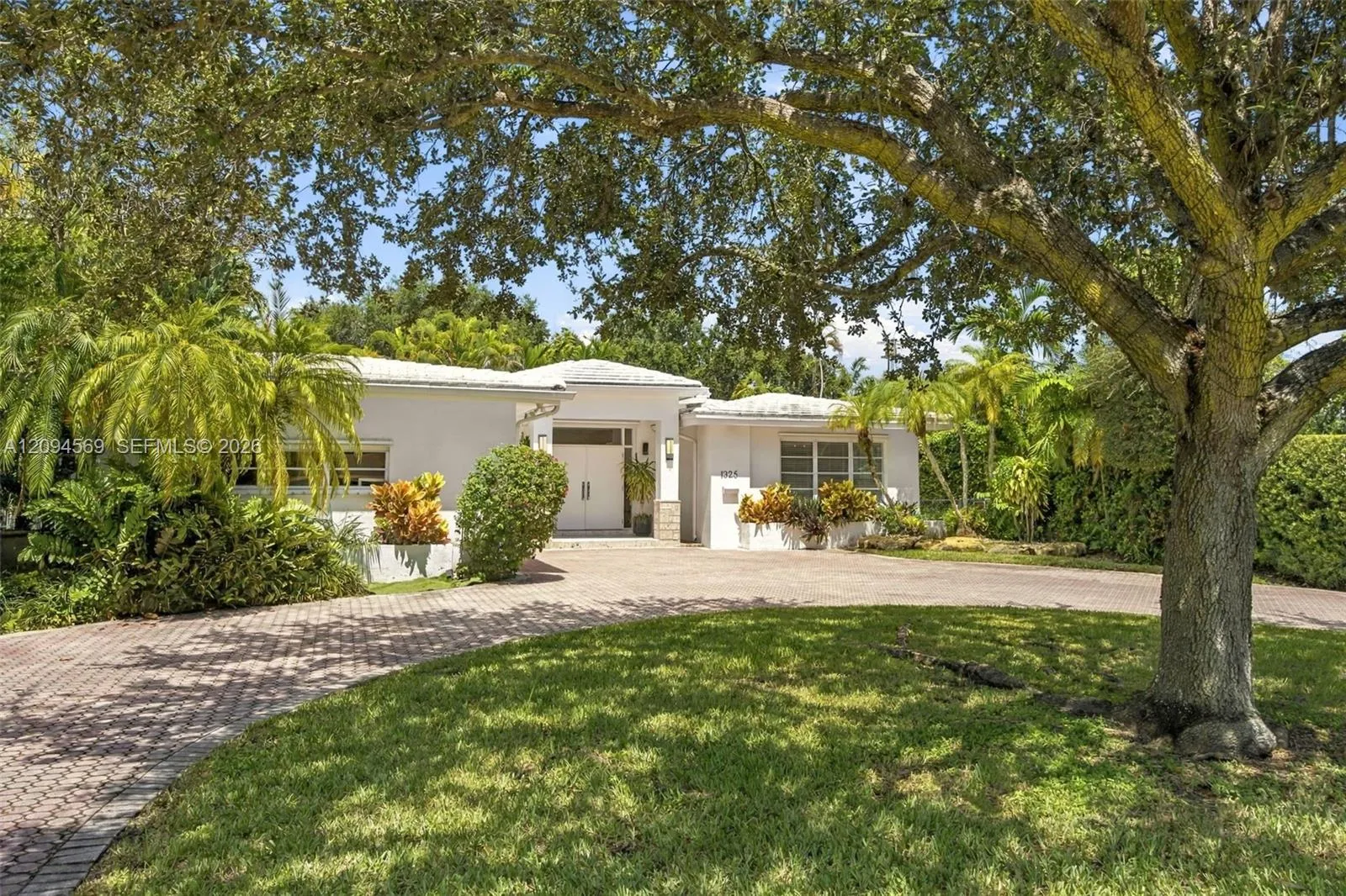 En Renta 1325 Blue Road, Coral Gables, FL 33146, Coral Gables, FL 33146