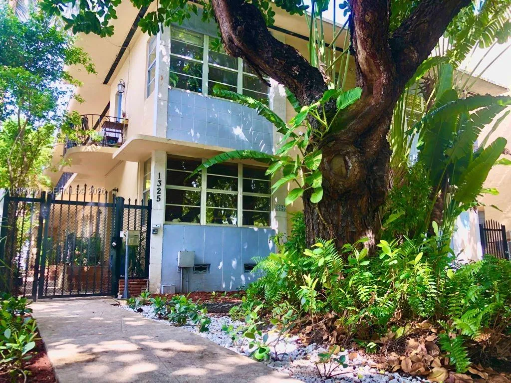 Foto de propiedad en 1325 Meridian Avenue 5, Miami Beach, FL 33139 Miami Beach con MLS# 