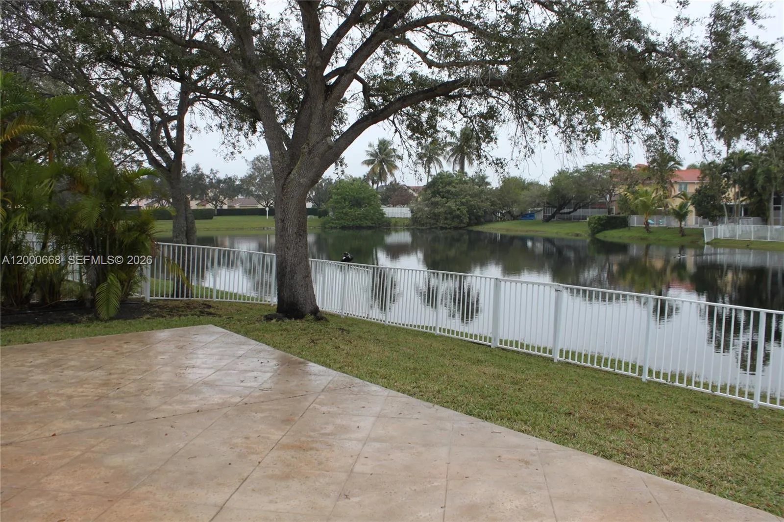 Foto de propiedad en 1325 NW 192nd Terrace 1325, Pembroke Pines, FL 33029 Pembroke Pines con MLS# 