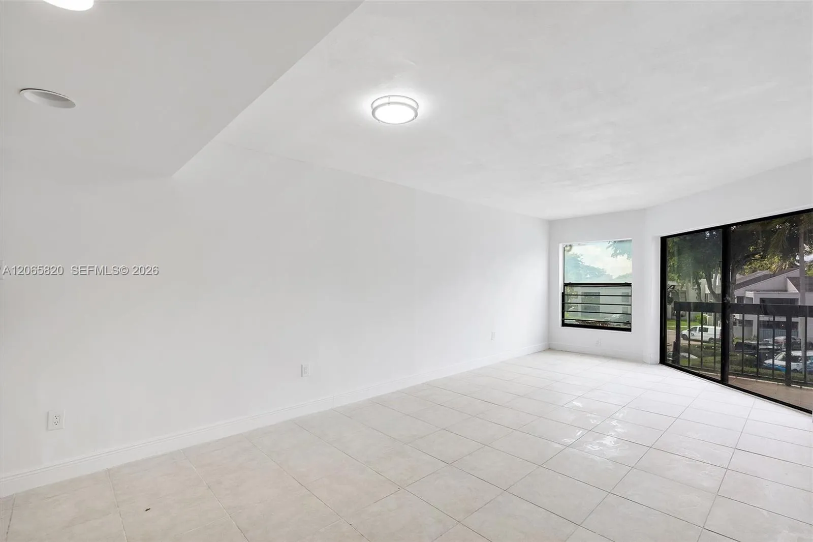 Foto de propiedad en 13255 SW 88th Lane 302-CS, Miami, FL 33186 Miami con MLS# 